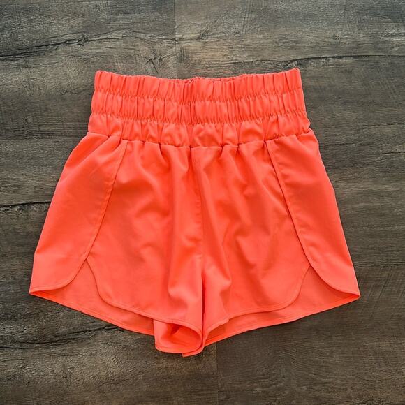 New In Large Coral Active Stretch Short - Picture 5 of 9